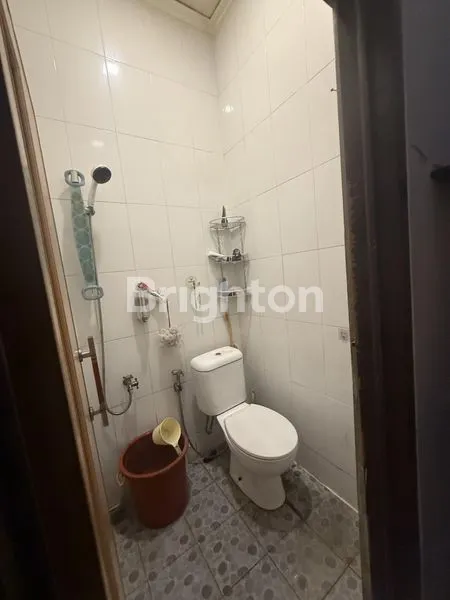 image RUMAH LOKASI STRATEGIS DEPAN JALAN RAYA SAMPING MALL BEKASI CYBER PARK (7)