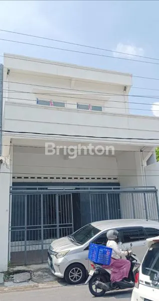 image SERENGAN, SURAKARTA, RUKO 2 LANTAI, BANGUNAN BARU RENOV, AKSES JALAN LEBAR, COCOK UNTUK BERBAGAI MACAM USAHA (1)