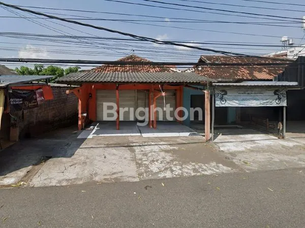 DISEWAKAN TEMPAT USAHA + KAMAR TINGGAL STRATEGIS, PINGGIR JALAN BESAR & MURAH