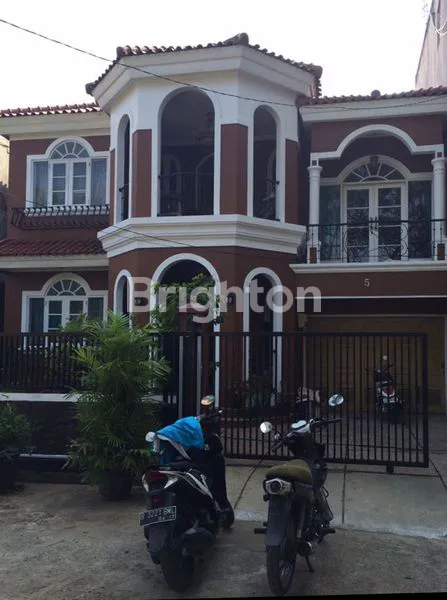 image RUMAH DI KOMPLEK VILLA ARTERI, JALAN E KEBON JERUK  (1)