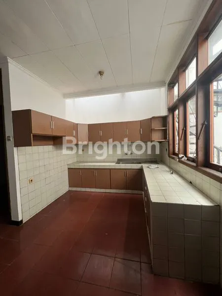 image RUKO 2 LANTAI STRATEGIS DI GARDUJATI, COCOK UNTUK BISNIS & KANTOR (4)