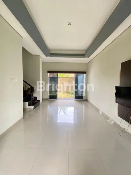 image RUMAH 2 LANTAI PERMATA INDAH RESIDENCE (1)