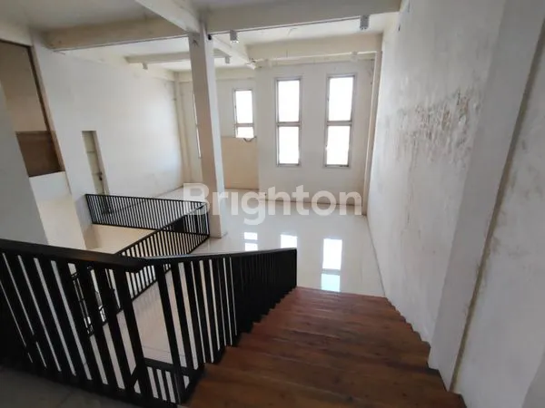 image RUKO 2 LANTAI STRATEGIS DI TENGAH KOTA (3)