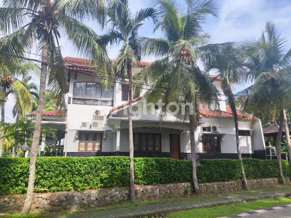 image RUMAH HOEK STRATEGIS 433M² PESONA KHAYANGAN DEPOK, DEKAT MARGONDA (1)