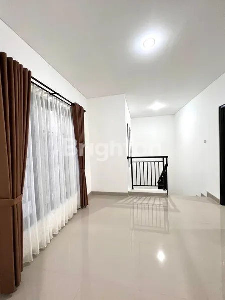 image RUMAH MEWAH INI DIJUAL HARGA NYA ISTIMEWA (7)