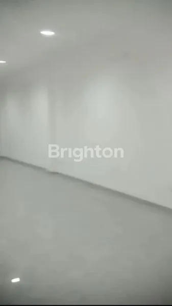 image RUKO PREMIUM 4 LANTAI DI SURABAYA - LOKASI STRATEGIS PLAZA AMBENGAN (2)