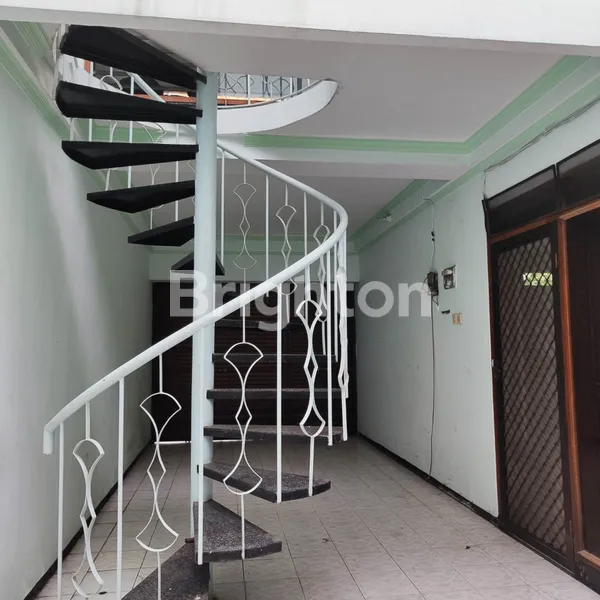 image RUMAH 1 LANTAI TERAWAT SIAP HUNI LINGKUNGAN NYAMAN DAN ASRI DEKAT PUSAT KOTA NGAGEL PUCANG KLAMPIS KERTAJAYA INDAH MANYAR KERTOARJO (2)