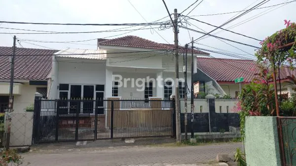 image RUMAH SIAP HUNI LOKASI BAGUS DAN STRATEGIS, MENJADI KOTA BISNIS, CILEDUG RAYA  (KOMPLEK PERUMAHAN PERDAGANGAN) KARANG TIMUR,  KEC. KARANG TENGAH, TANGERANG KOTA (1)
