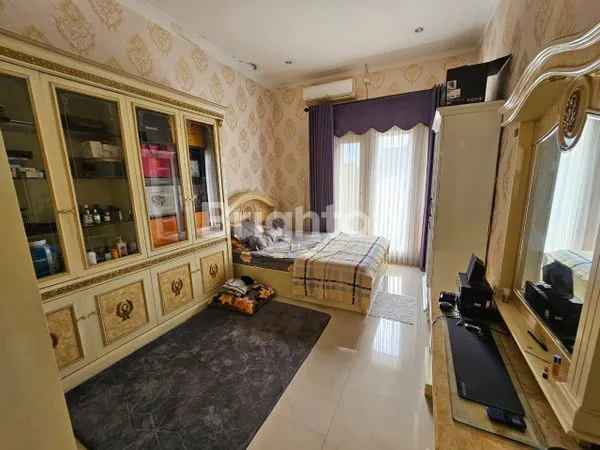 image HUNIAN EKSKLUSIF 3 LANTAI DI SULFAT MALANG, 282M² FULL FURNISHED (7)