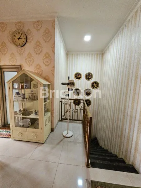 image HUNIAN EKSKLUSIF 3 LANTAI DI SULFAT MALANG, 282M² FULL FURNISHED (6)