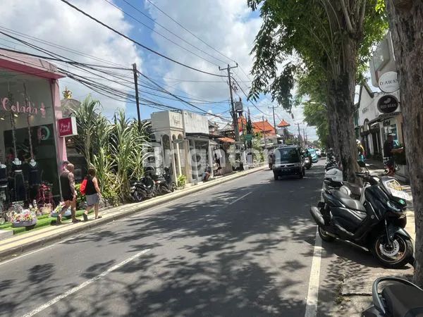 image TOKO STRATEGIS DI JALAN RAYA SEMINYAK (3)