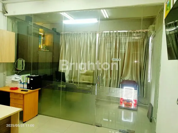 image RUKO SASTRA GRAHA DALAM KOMPLEK RUKO KEBON JERUK JAKARTA BARAT (5)