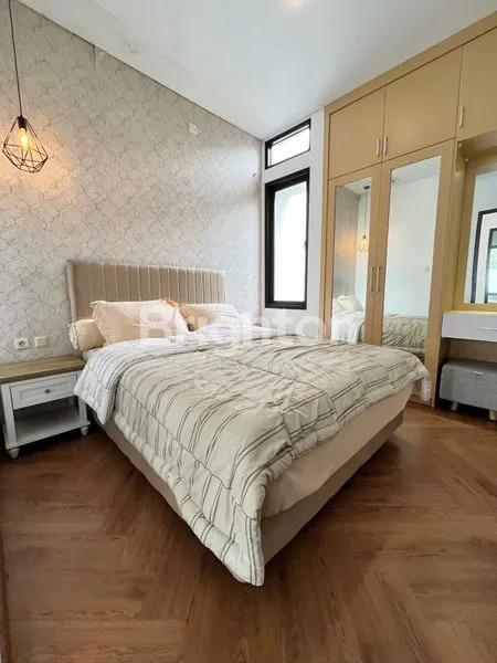 image RUMAH TYPE VIOLA DI KAWASAN PREMIUM  KEMANG PRATAMA BEKASI KOTA (2)