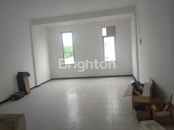 image RUKO NGAGEL STRATEGIS ROW 3 MOBIL (3)