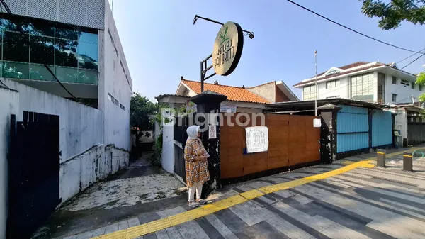 image RUMAH BESAR, COCOK UNTUK JADI LAHAN KOMERSIL!! DI AREA WIJAYA KEBAYORAN BARU JAKARTA SELATAN - 12KT & 7KM (8)