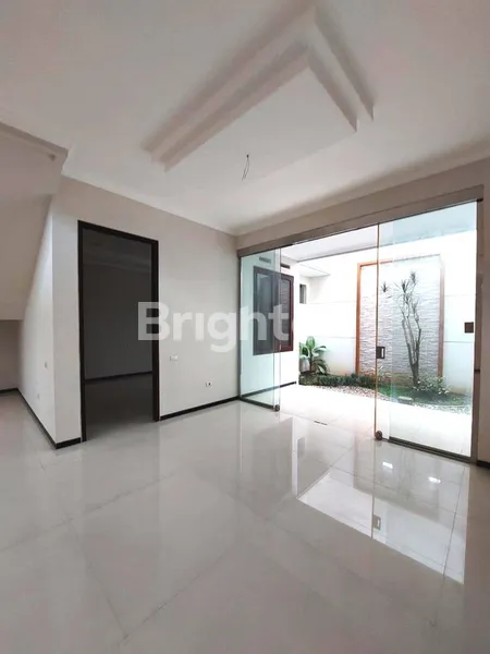 image RUMAH 2 LANTAI DIJUAL SEMI FURNISHED DI NIEUW INDIE ARAYA KOTA MALANG (4)