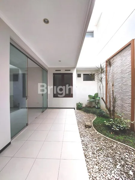 image RUMAH 2 LANTAI DIJUAL SEMI FURNISHED DI NIEUW INDIE ARAYA KOTA MALANG (5)