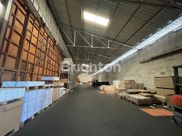 image GUDANG STRATEGIS RAYA KENJERAN (4)