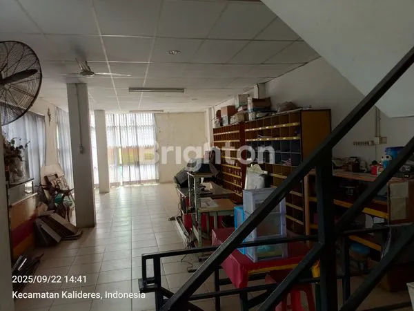 image RUKO 4 LANTAI STRATEGIS DI JALAN RAYA KALIDERES, SIAP USAHA (7)