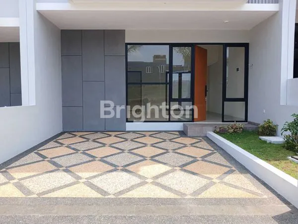 image RUMAH 2 LANTAI DI CLUSTER MEWAH DEKAT TOL DI CEMORO KANDANG KOTA MALANG (2)