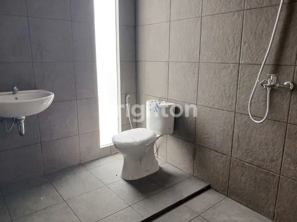 image RUMAH 2 LANTAI DI CLUSTER MEWAH DEKAT TOL DI CEMORO KANDANG KOTA MALANG (5)