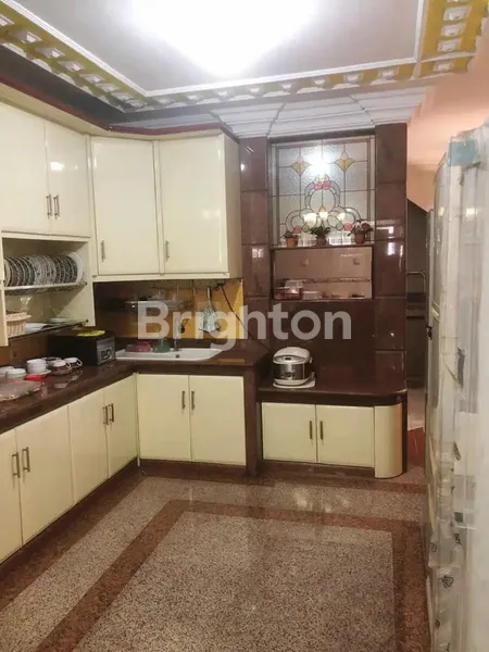 image RUMAH MEWAH SEMI FURNISHED DI DARMO BARU TIMUR SUKOMAUNGGAL SURABAYA (2)