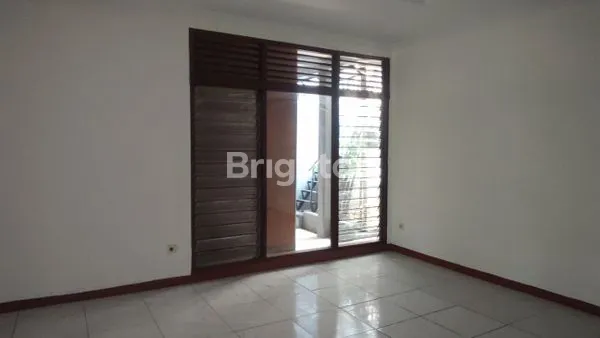 image RUMAH 1 1/4LANTAI DI DAERAH RAWAMANGUN JAKARTA TIMUR (5)