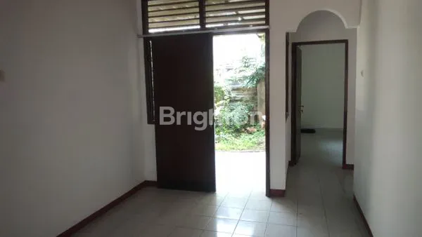 image RUMAH 1 1/4LANTAI DI DAERAH RAWAMANGUN JAKARTA TIMUR (4)