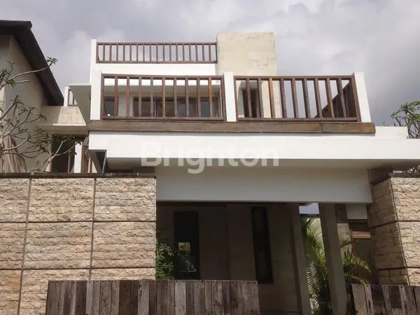 image DI JUAL VILLA MEWAH 2 LANTAI FULLY FURNISHED DENGAN KOLAM RENANG DI PECATU (1)
