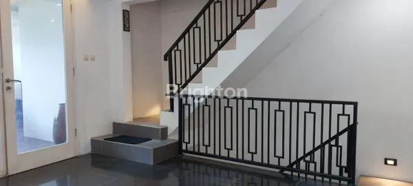 image RUMAH 3 LANTAI VIEW SPEKTAKULER DI LEMBANG (7)