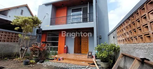 image RUMAH 3 LANTAI VIEW SPEKTAKULER DI LEMBANG (2)