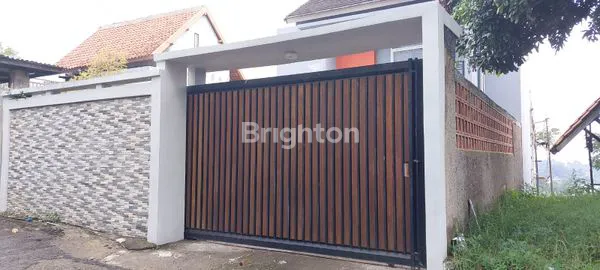 image RUMAH 3 LANTAI VIEW SPEKTAKULER DI LEMBANG (3)