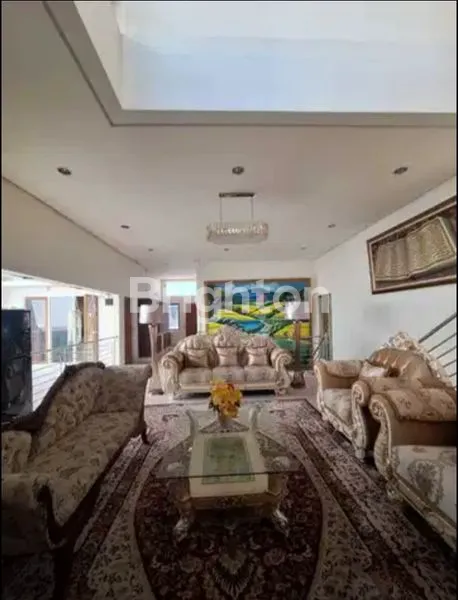 image RUMAH MEWAH ISTIMEWAFULL FURNISH GAJAH MUNGKUR  (1)