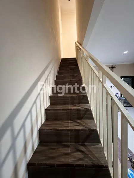 image RUMAH 2 LANTAI DI LEBAK ARUM SURABAYA (7)