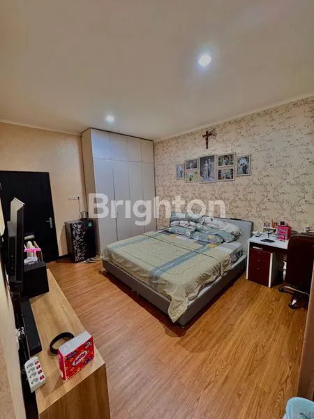 image RUMAH 2 LANTAI DI LEBAK ARUM SURABAYA (3)