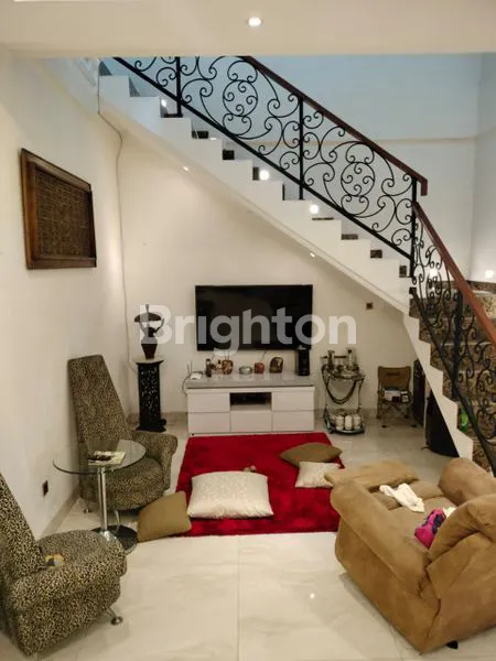 image RUMAH CANTIK FURNISHED SIAP HUNI DI RAFFLES HILLS (3)
