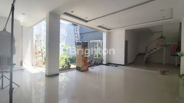image RUMAH MEWAH DI RAYA KUPANG BARU (3)