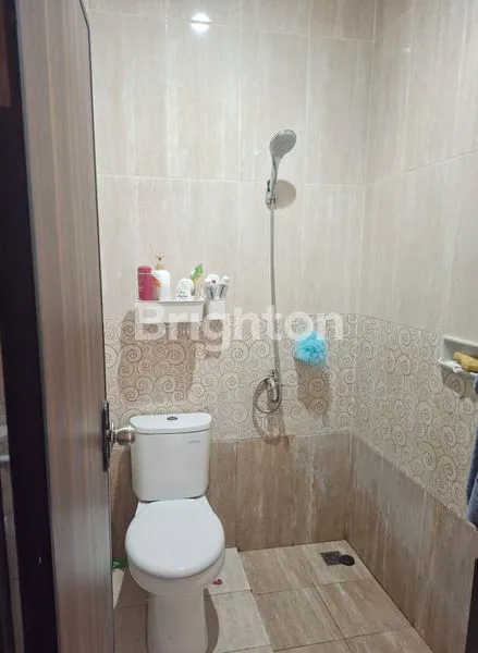 image RUMAH CANTIK TERAWAT 2 LANTAI DI GRAHA RAYA BINTARO (6)