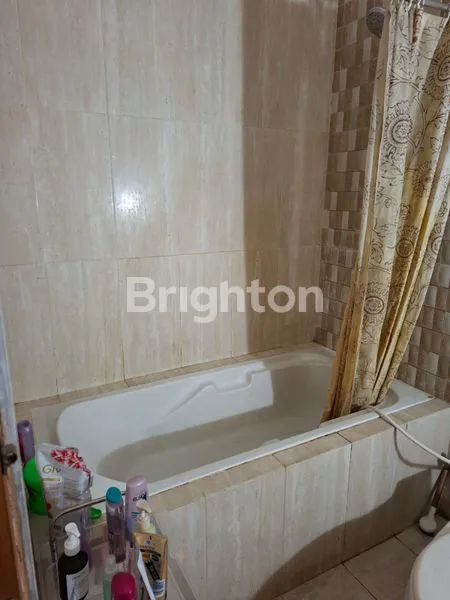 image RUMAH CANTIK TERAWAT 2 LANTAI DI GRAHA RAYA BINTARO (5)