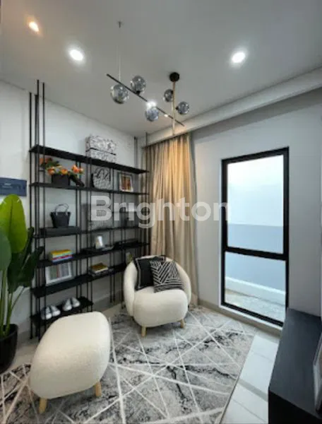 image RUMAH DI JUAL TYPE FIKA SANGAT STRATEGIS DAN DESAIN BERKOLABORASI DENGAN ARSITEK TERNAMA DENGAN LUAS 5,5 HEKTAR DI JAKARTA TIMUR (2)