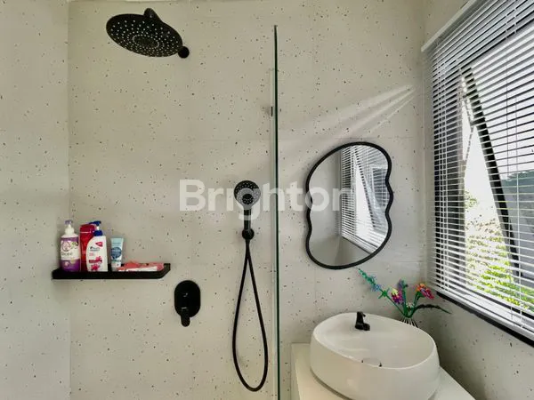 image RUMAH MINIMALIS 2LANTAI HOOK FULL FURNISHED DENGAN BASEMENT DI KOMPLEKS KP PADI DAGO CISITU DEKAT ITB BANDUNG (5)