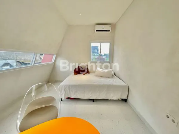 image RUMAH MINIMALIS 2LANTAI HOOK FULL FURNISHED DENGAN BASEMENT DI KOMPLEKS KP PADI DAGO CISITU DEKAT ITB BANDUNG (8)