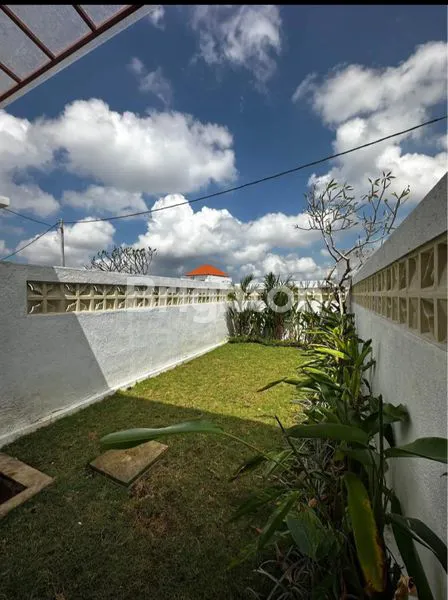 image SEWAKAN VILLA NYAMAN DI JL KEDAMPANG KUTA 8X25M2 HARGA 185JT PER TH (3)