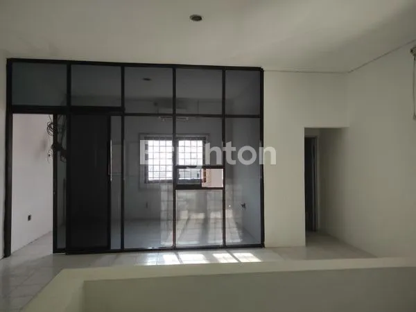 image GUDANG KEMBAR MEIKO ABADI 3 BETRO LENGKAP KANTOR 60M² (8)