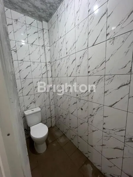 image DIJUAL/DISEWAKAN RUKO 2,5 LANTAI STRATEGIS LOKASI  JL LAKSDA ADISUCIPTO DEMANGAN GONDOKUSUMAN YOGYAKARTA (5)