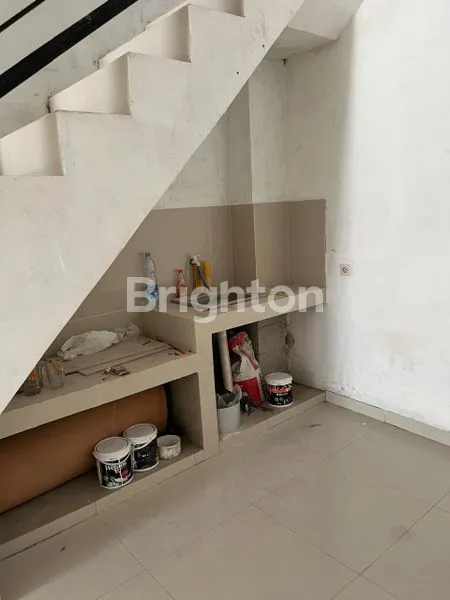 image DIJUAL/DISEWAKAN RUKO 2,5 LANTAI STRATEGIS LOKASI  JL LAKSDA ADISUCIPTO DEMANGAN GONDOKUSUMAN YOGYAKARTA (3)