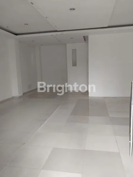 image RUKO 3 LANTAI DISEWAKAN DI JALAN HASANUDDIN, DENPASAR – LOKASI STRATEGIS\\\\N (3)