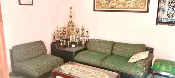 image RUMAH USAHA KOS 7 PINTU + WARUNG DI KEBON JERUK STRATEGIS (3)