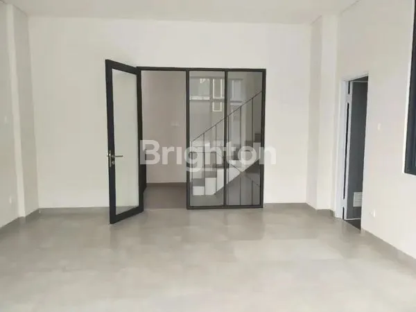 image RUKO TABESPOT VANYA PARK 3 LANTAI SANGAT BAGUS DI KAWASAN YANG STRATEGIS DAN TERUS BERKEMBANG DI BSD TANGERANG BANTEN (3)