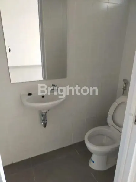 image RUKO TABESPOT VANYA PARK 3 LANTAI SANGAT BAGUS DI KAWASAN YANG STRATEGIS DAN TERUS BERKEMBANG DI BSD TANGERANG BANTEN (4)